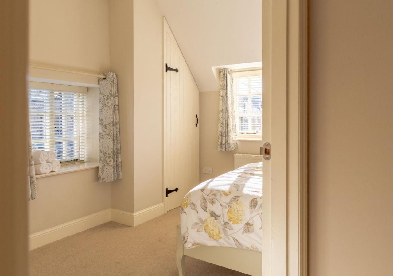 Jasmine Cottage - 2 Bedroom In Heart Of Bourton! Экстерьер фото