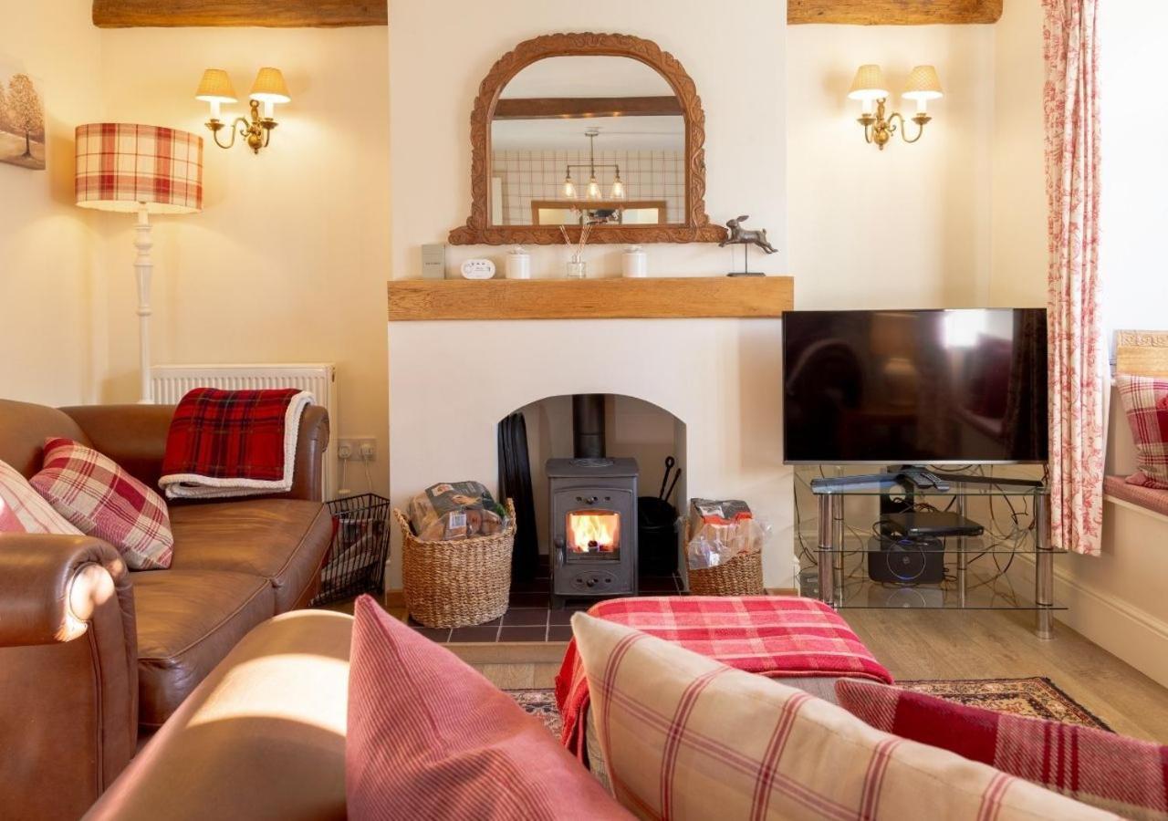 Jasmine Cottage - 2 Bedroom In Heart Of Bourton! Экстерьер фото