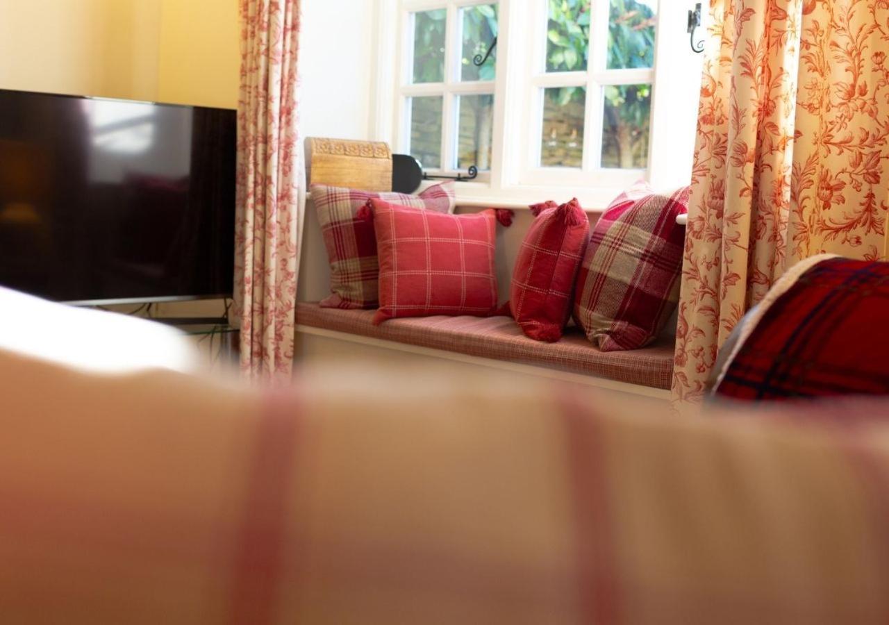 Jasmine Cottage - 2 Bedroom In Heart Of Bourton! Экстерьер фото